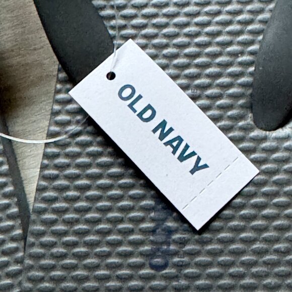 Old Navy Grey Oyster Flip-Flop Sandals for Kids (Partially Plant-Based) - Picture 7 of 9